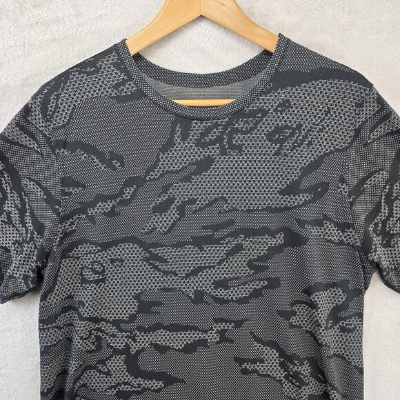 Lululemon Shirt Mens Large Grey Metal Vent Tech Performance Camo San Francisco - Picture 2 of 9